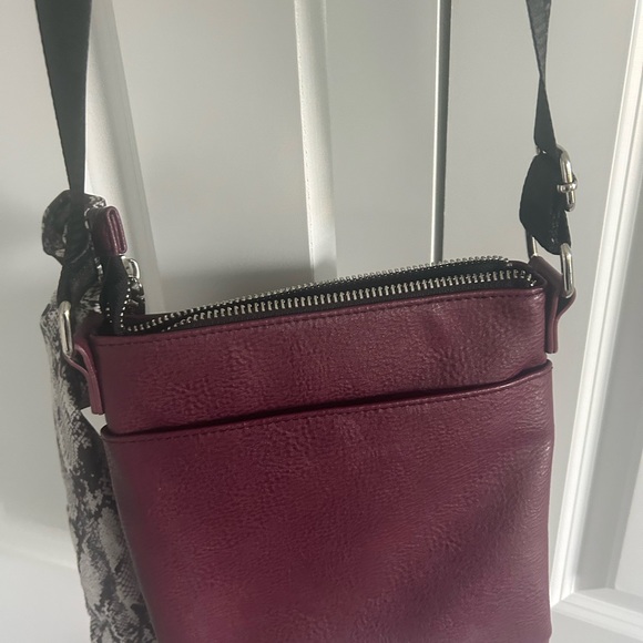 Steve Madden Maroon Crossbody bag - Picture 5 of 5